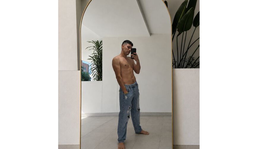 EithanGomez Amateur Masturbating
