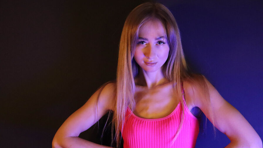 Watch VictoriaRiddlle live on shemalefreeporn.net