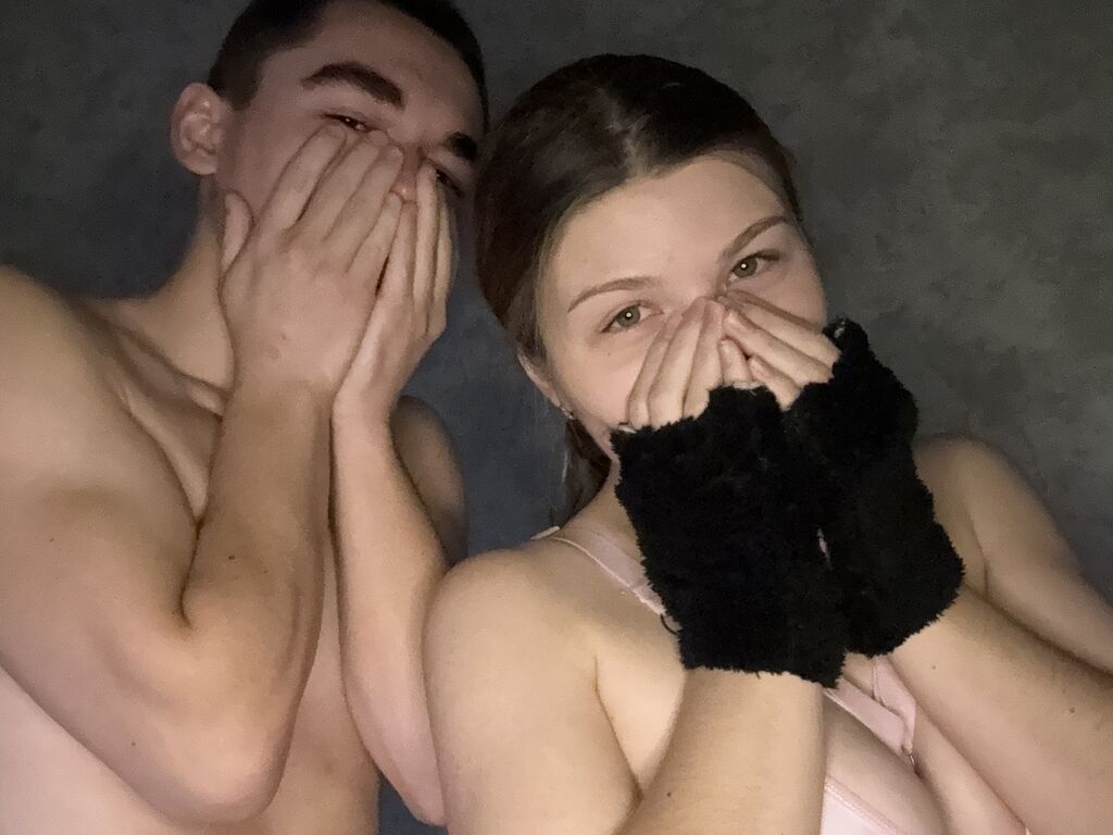 WikyAndDen Nackt