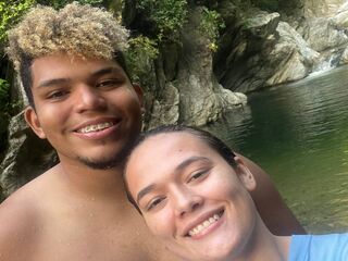 ManeandValentina's Live Webcam