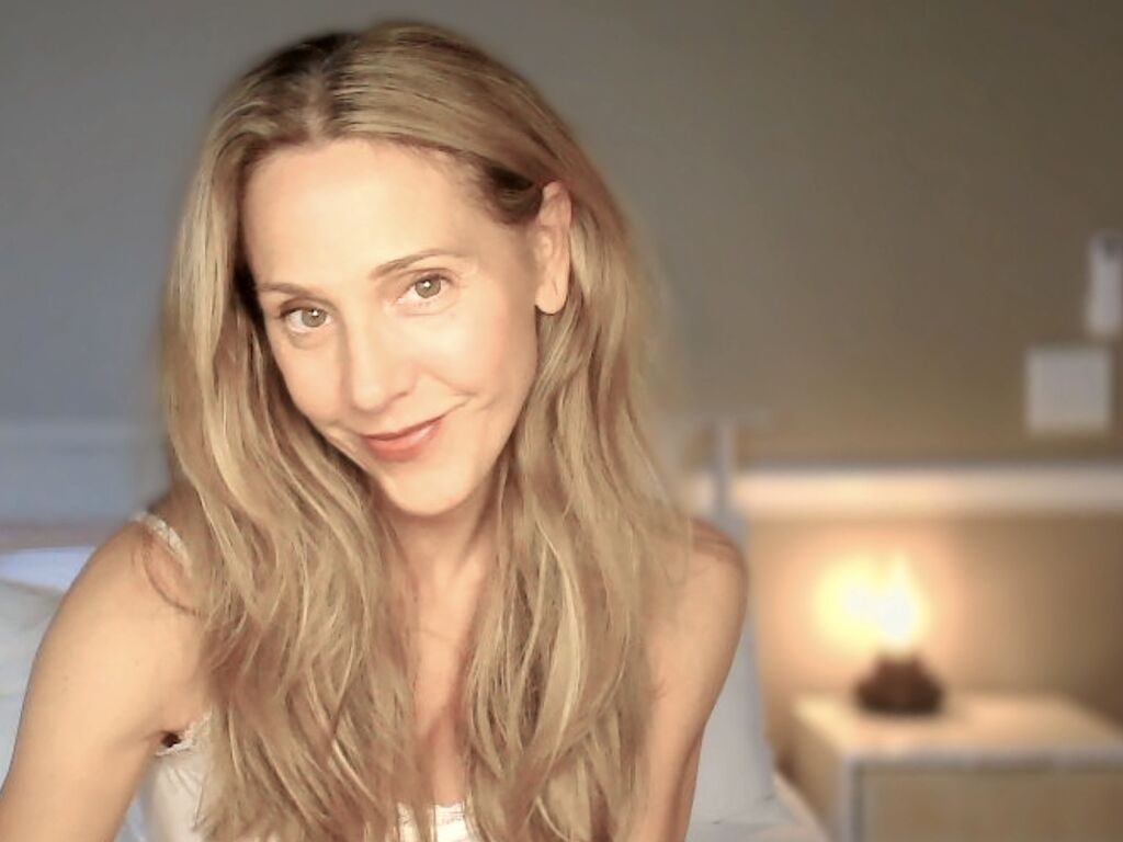 OpheliaHardin model profile