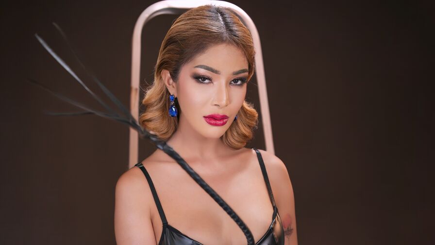 Watch RebeccaHarbatera live on Fleur Mature