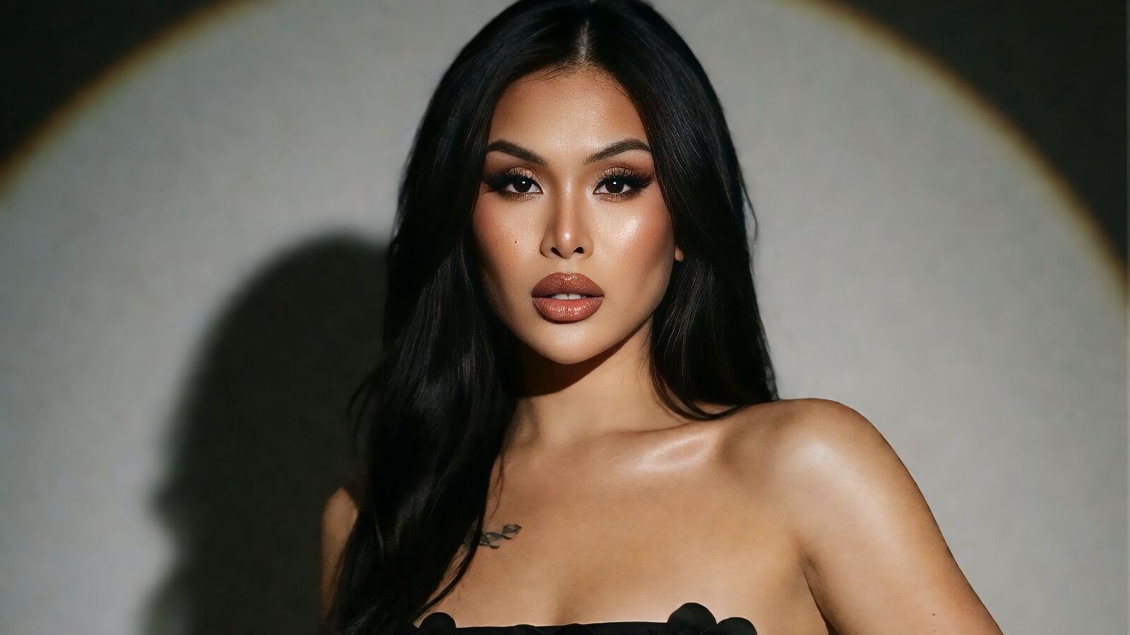 AryaBrielle erotic portrait
