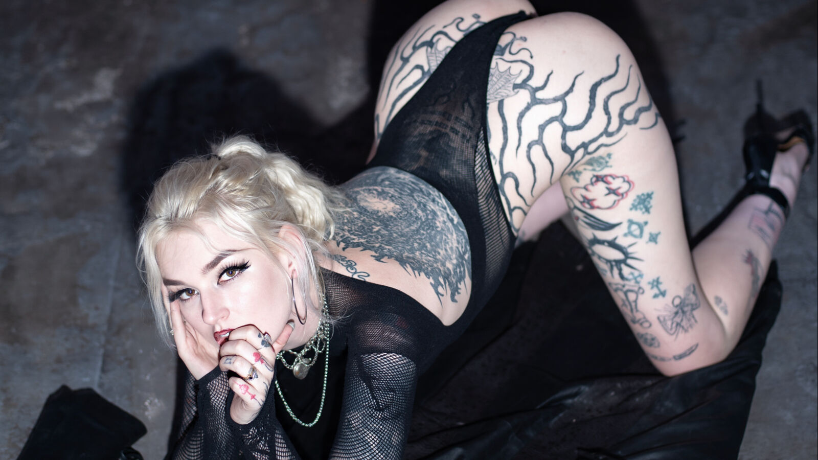 DaphneDalle erotic portrait