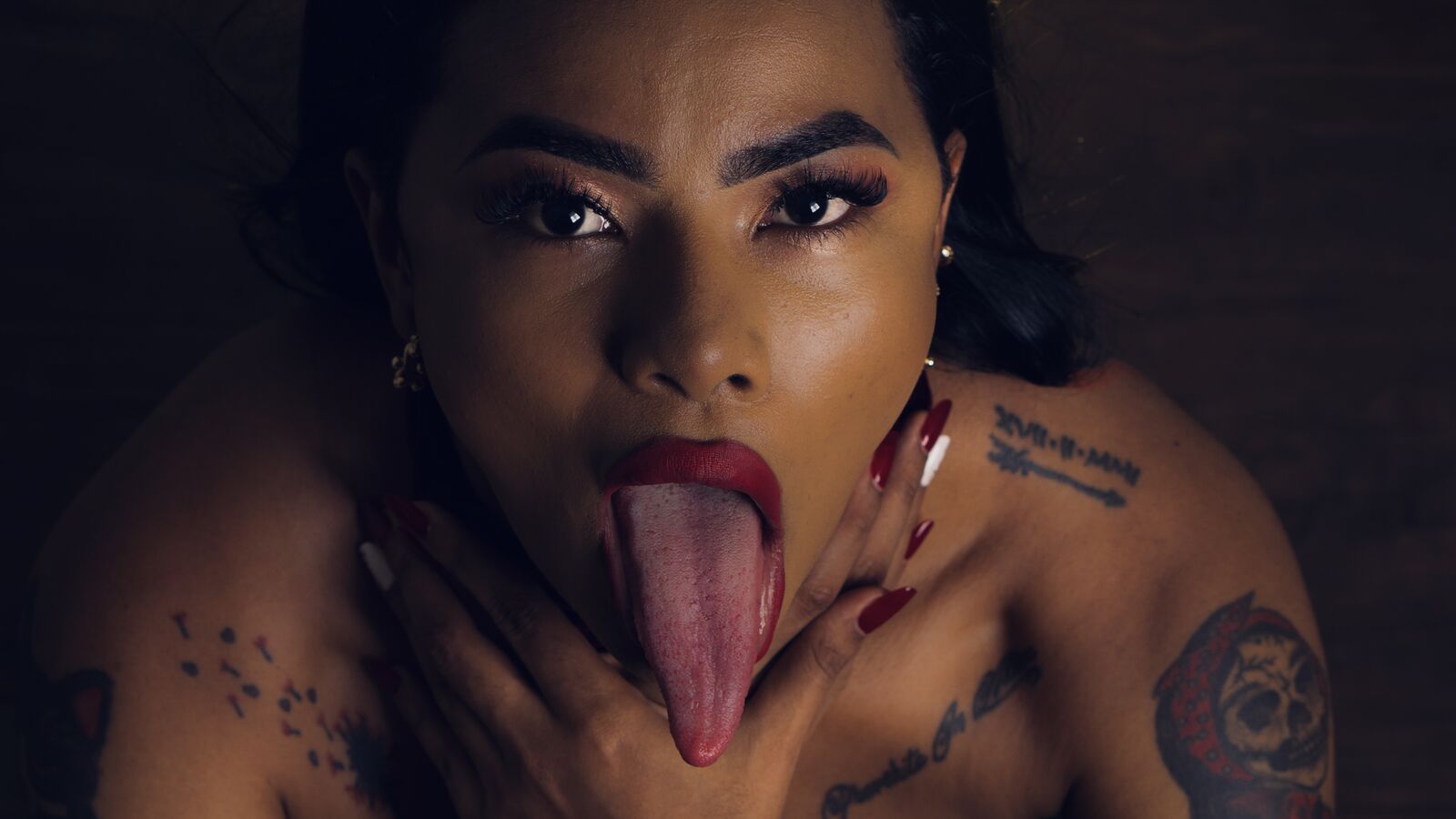 AnneRoa glamour portrait