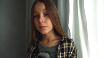 PhilomenaClagg webcam show