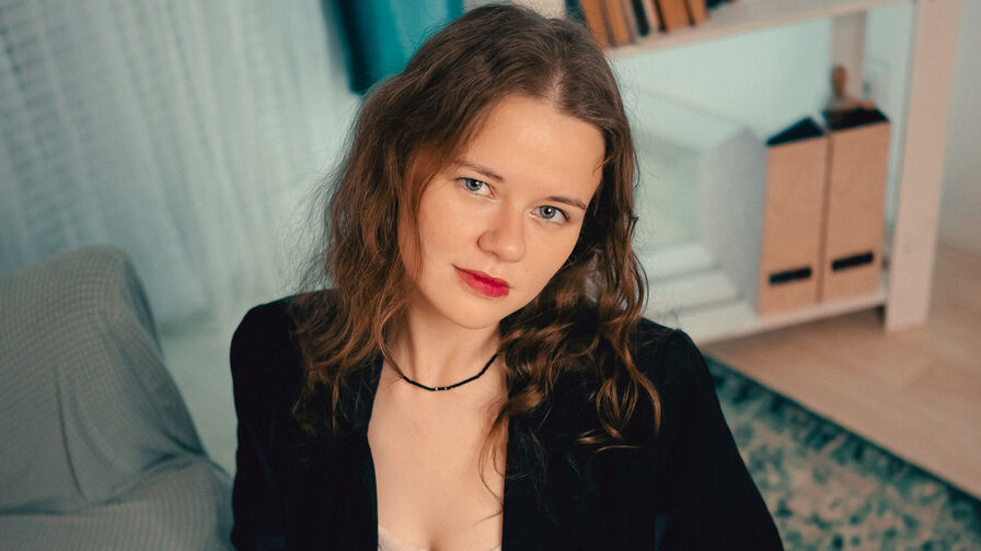 JadeMorris – Female | Glam Magazine
