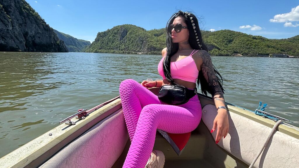 EllieKey cover