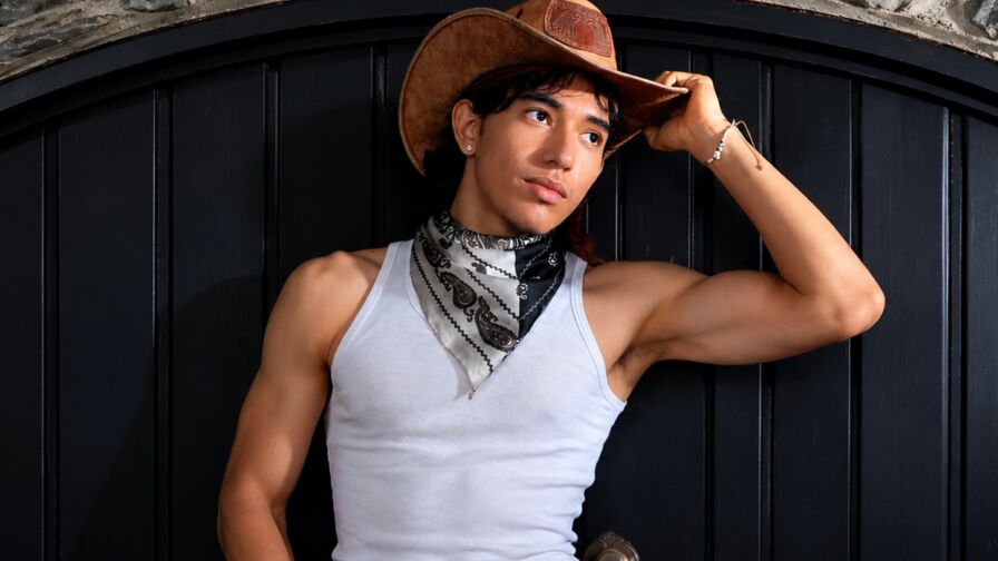 Watch RickFlame live on Fleur Mature