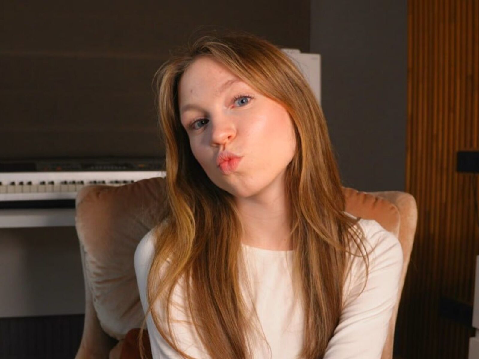 Live cam for PaulaPawley