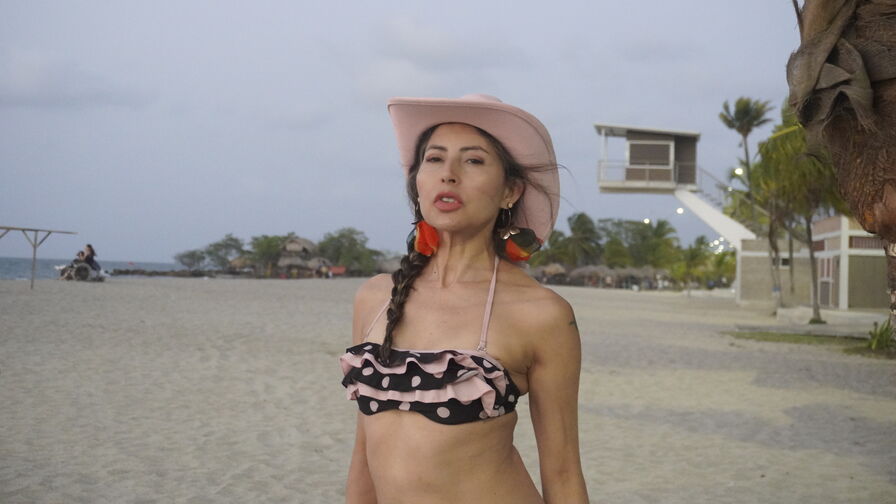 Dunastar – Female | Glam Magazine