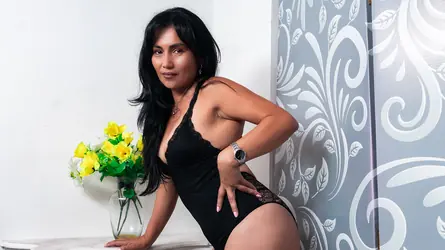 NicolletteFontan's chat room