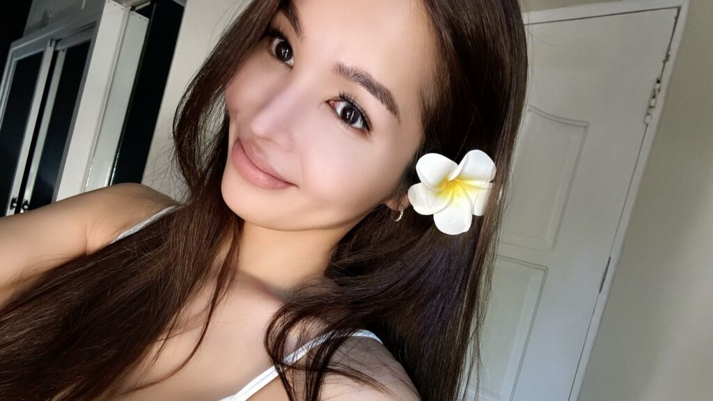 Watch ArisaHamasaki live on cam on LiveJasmin