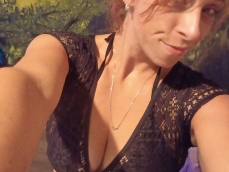 Chat with MollyDevine