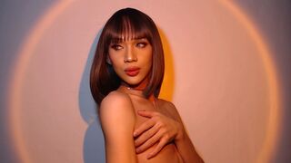 Free Nude YzaraRoscoe