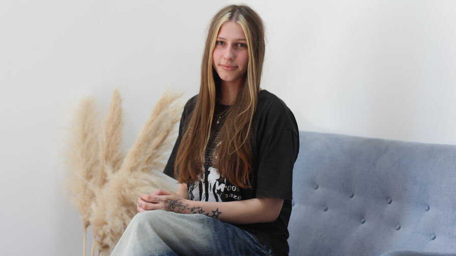 Discover SandyMiller on YoniPorn.com