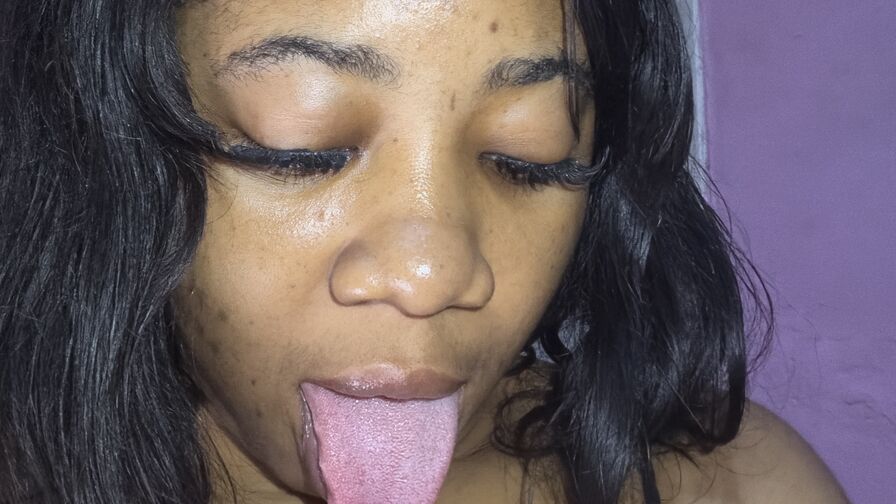Watch AlbertNina live on Sex Zoom