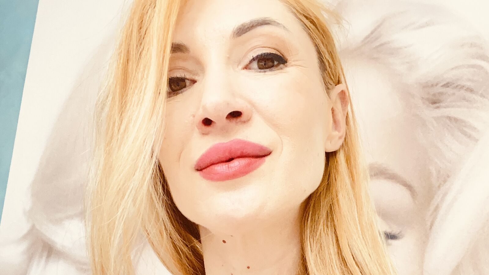 JessyWelly erotic portrait