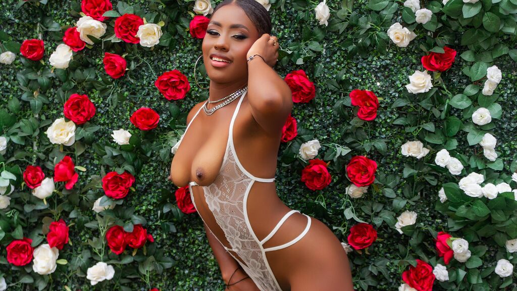 Watch MartinasParquer live on cam on LiveJasmin