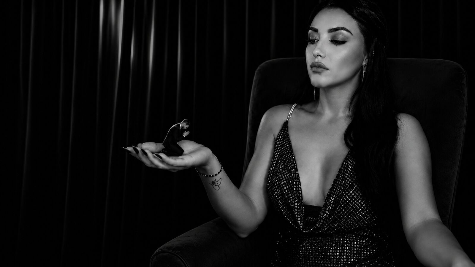 RaveenNoire erotic portrait