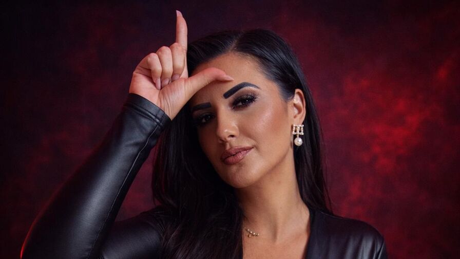 Watch RaveenNoire live on Widestreams