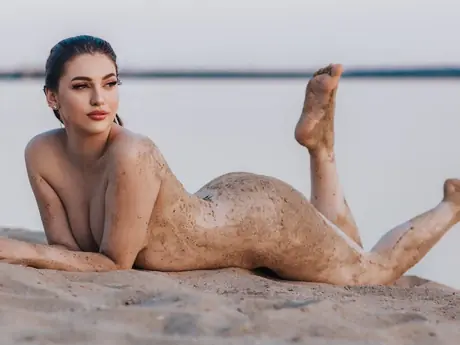 Chat with LanaMonet