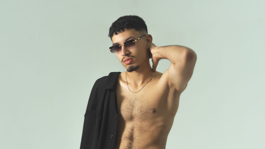 Watch JaxonCarter live on Hotmaturetubes