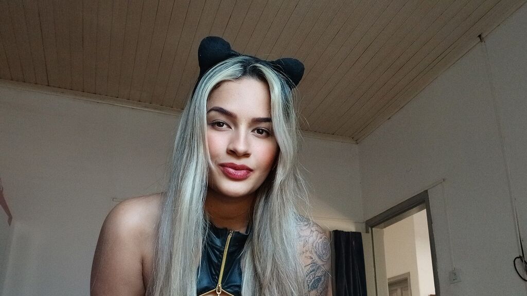 MayaMelo live cam model at LiveJasmin