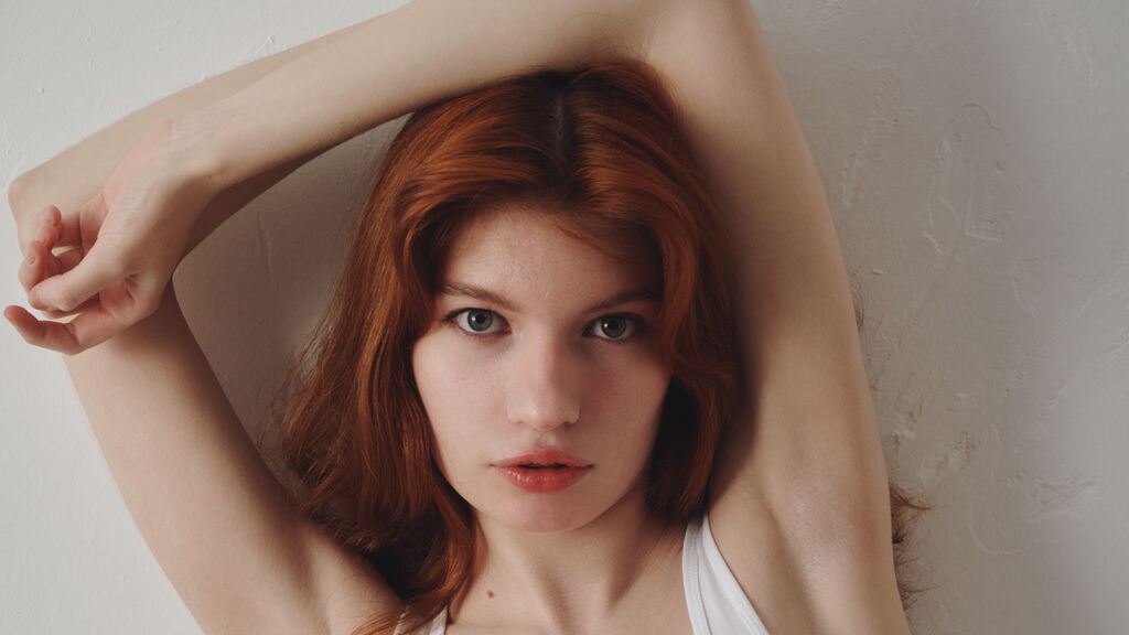 LolyMenson live cam model at LiveJasmin