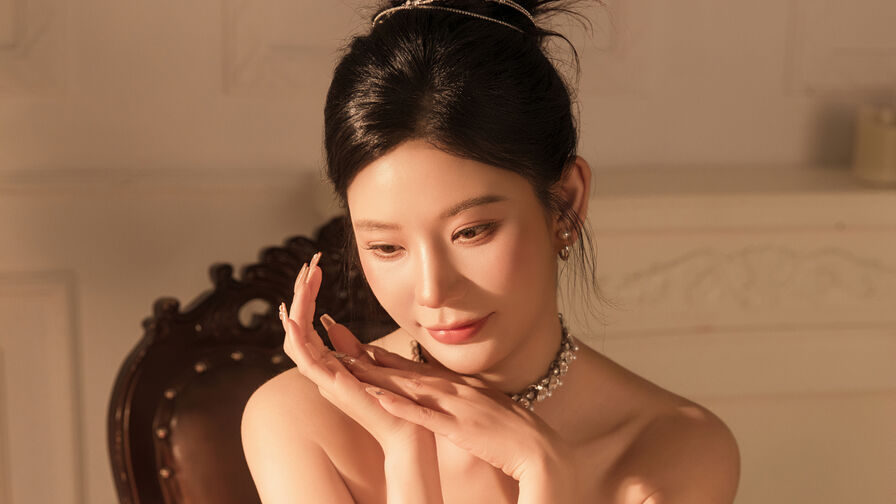 Watch SerenaQing live on shemalefreeporn.net