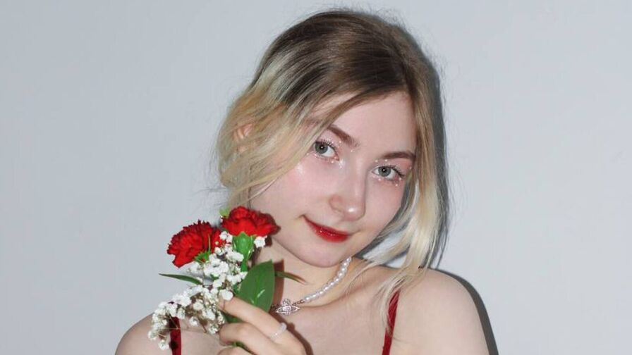 Watch SandaPlocek live on Sex Girls Blend