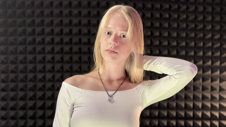 Watch MimiLewis on RecordedMilf.com