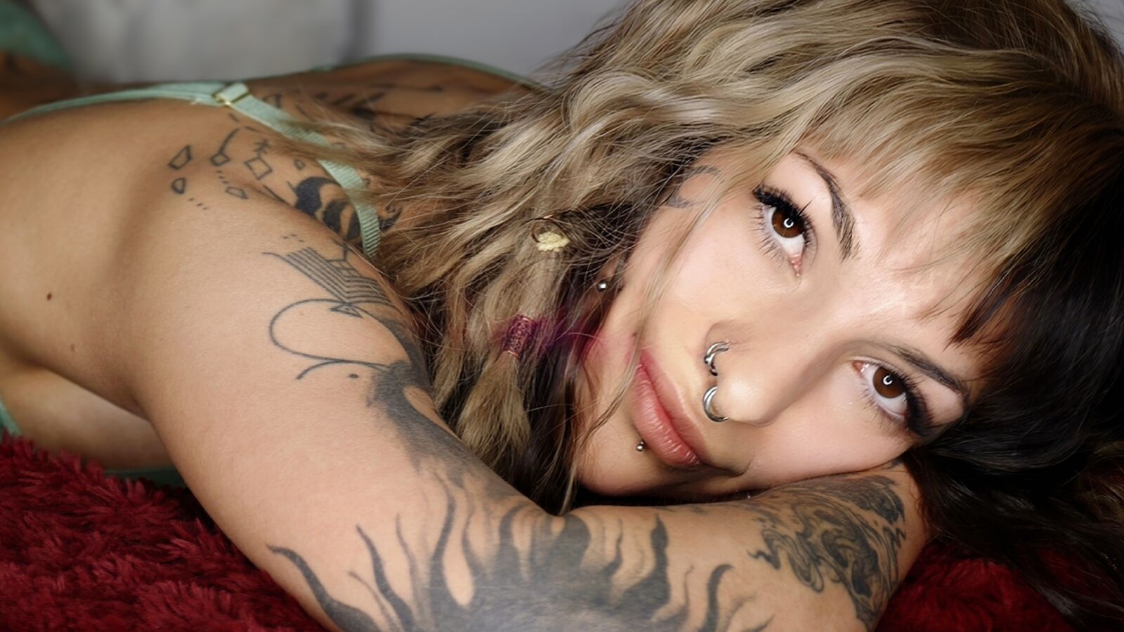 VivVixen glamour portrait