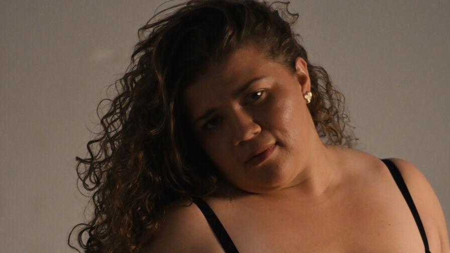 VIP Live Sex Chat with CamielBeaumont