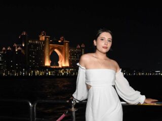 FlowersLoveres Live girls cam