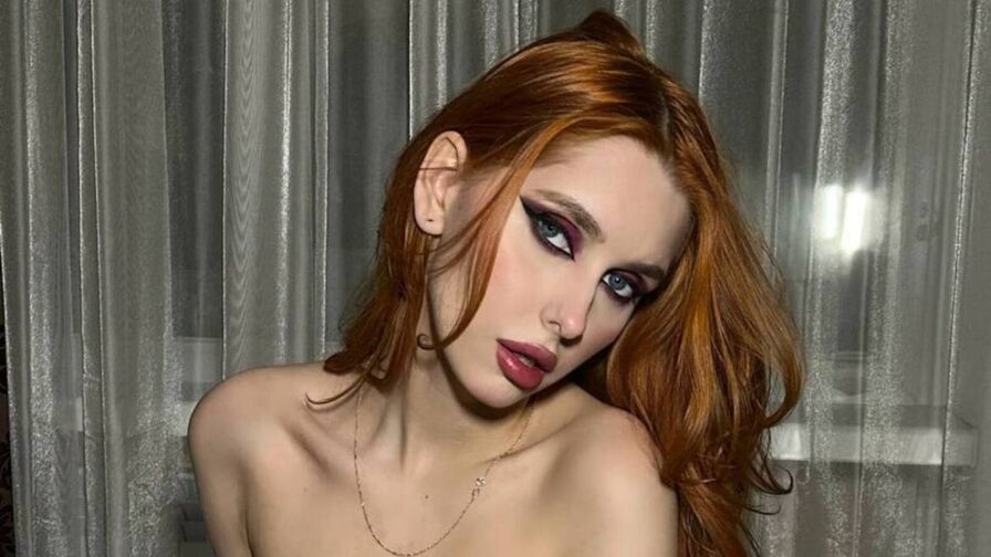 Watch LinetteBrimhall live on Sex Girls Blend
