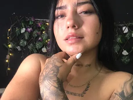 Chat with YulianaEscobar