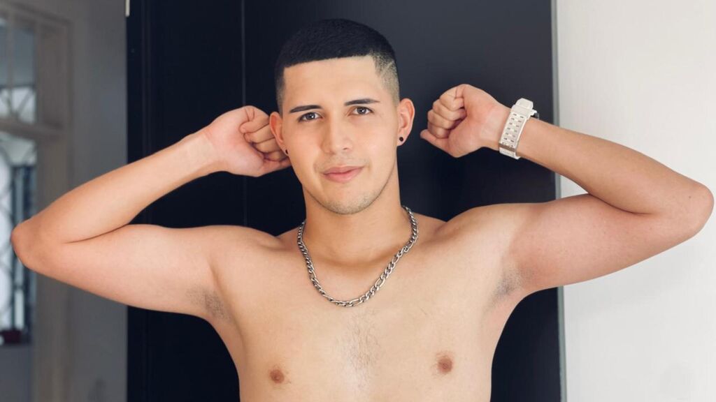 JulianCruz's profile from LiveJasmin at BoysOfJasmin'