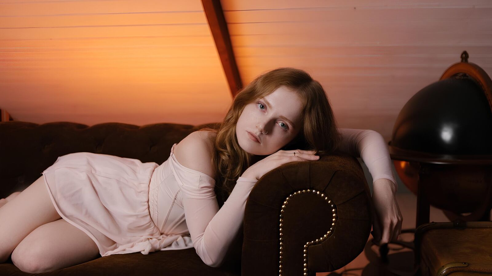 AlyaWey glamour portrait