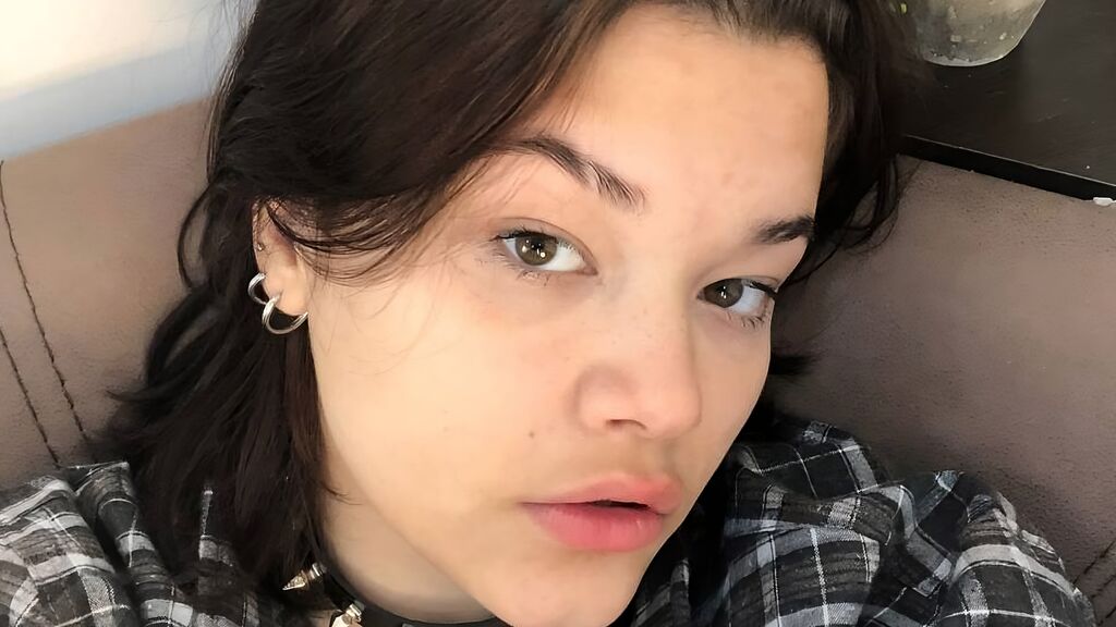 AlbertaCarnley online on GirlsOfJasmin