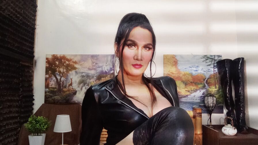 MariaEmpress – Male | Glam Magazine