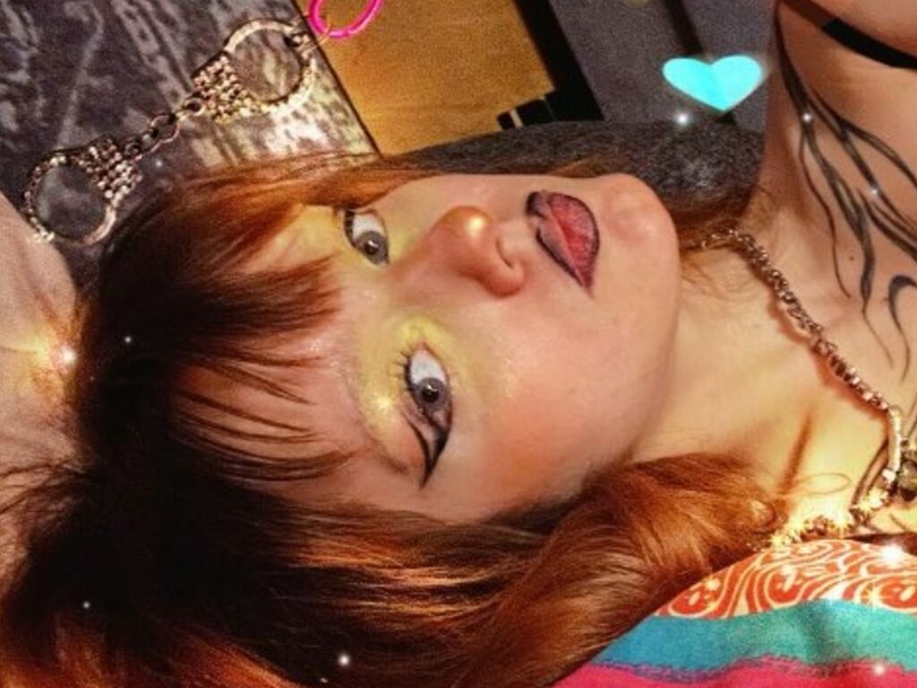LyndseyLindow live performer