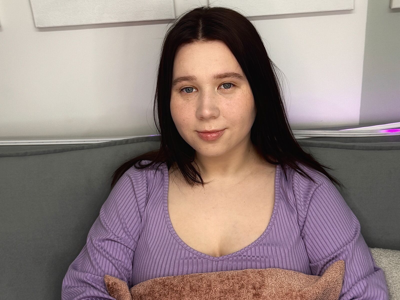 Live cam for CharliBloom