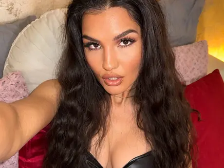 Chat with KarolinaAlpha
