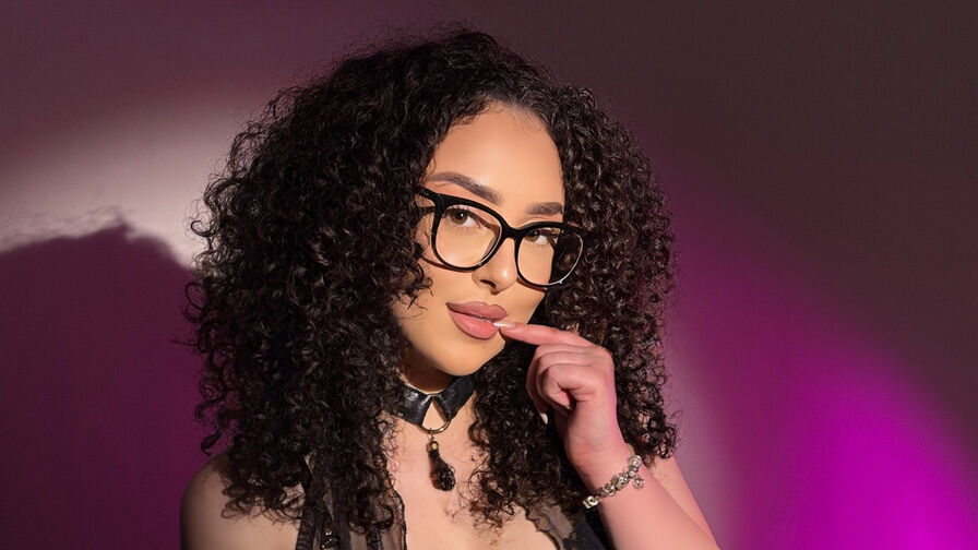 Live Sex Chat with TrixieCole