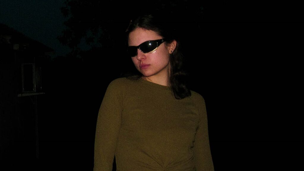 Watch LolaAspis live on cam on LiveJasmin