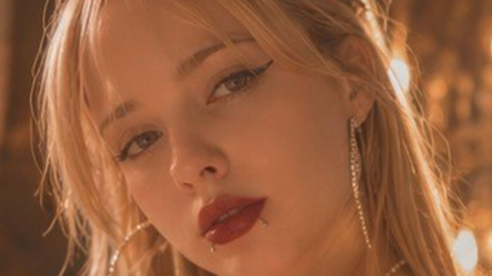 TracyWalton erotic portrait