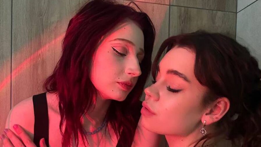 Watch LeonilaAndDahlia on CoolMagazineOnline.com