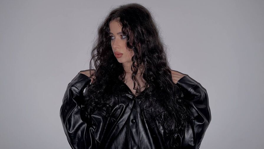 Watch AgattaMercer live on Fleur Mature