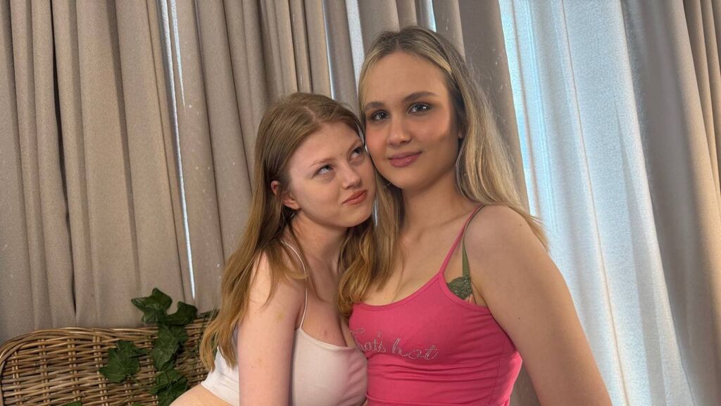 EugeniaAndGladys live cam model at LiveJasmin